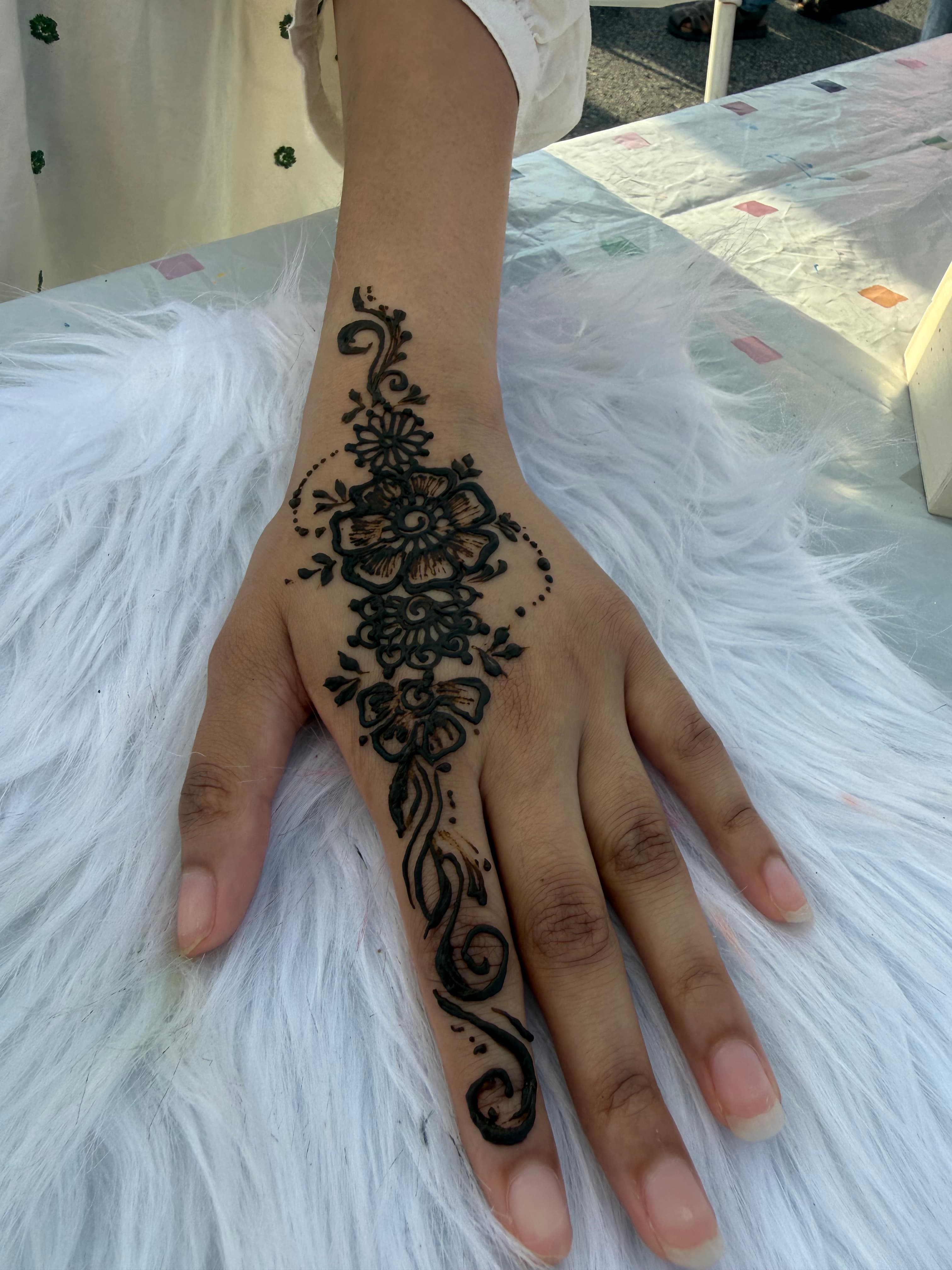 Adas Henna art  portfolio 5